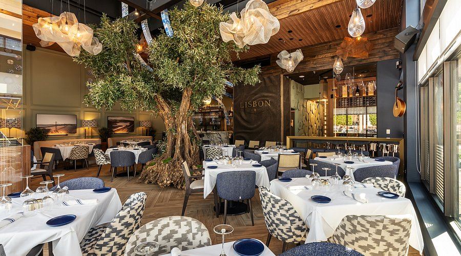 old-lisbon-aventura-interior